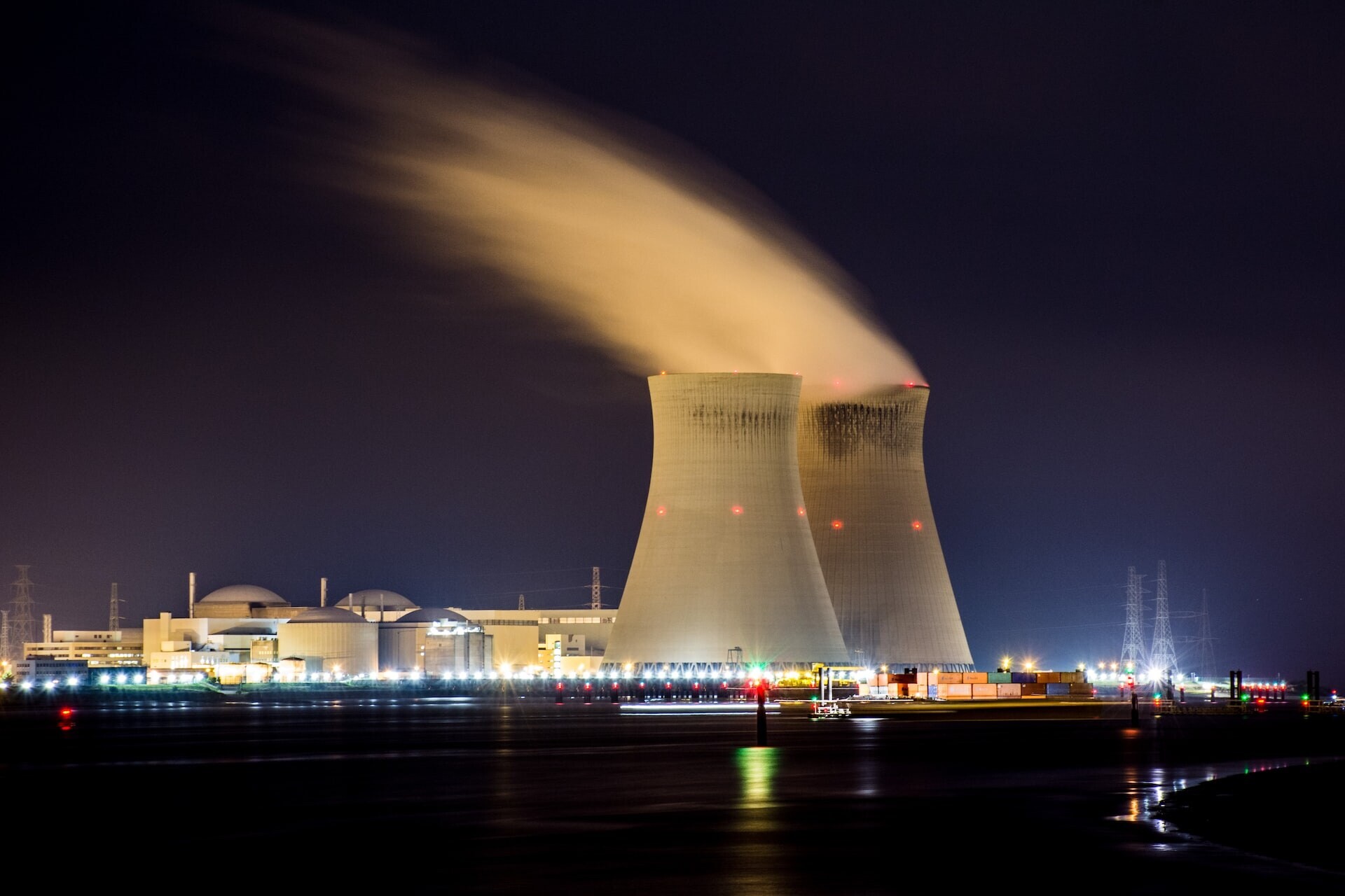 Německo chce jaderné elektrárny v pohotovosti. Podle provozovatelů je to nemožné