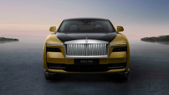 Revoluce po&nbsp;118 letech. První Rolls-Royce na elektriku už si objednali i&nbsp;první Češi