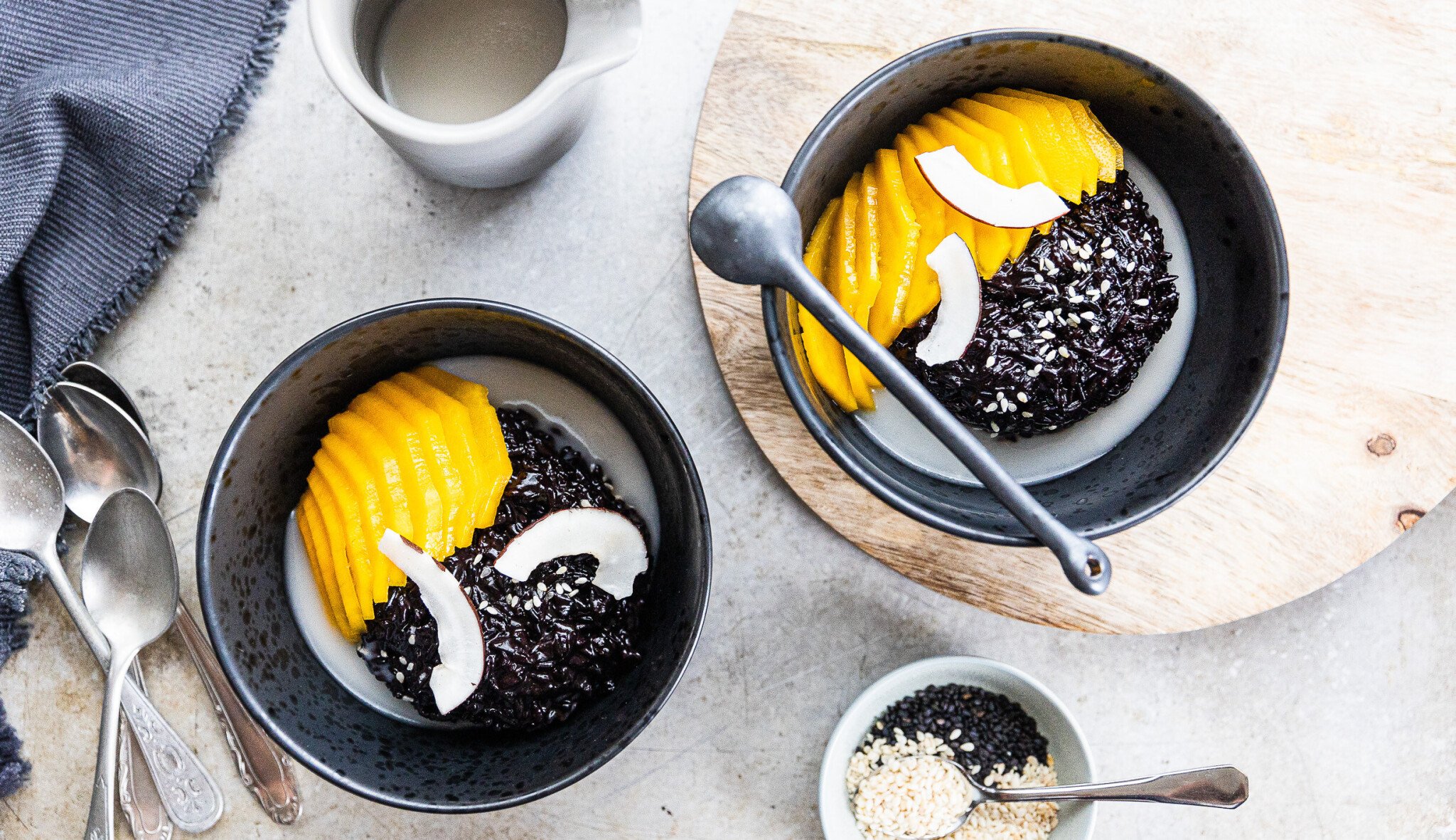 Mango sticky rice má i svou černou stránku, tu si ovšem zamilujete. Zakuste tradiční thajský dezert