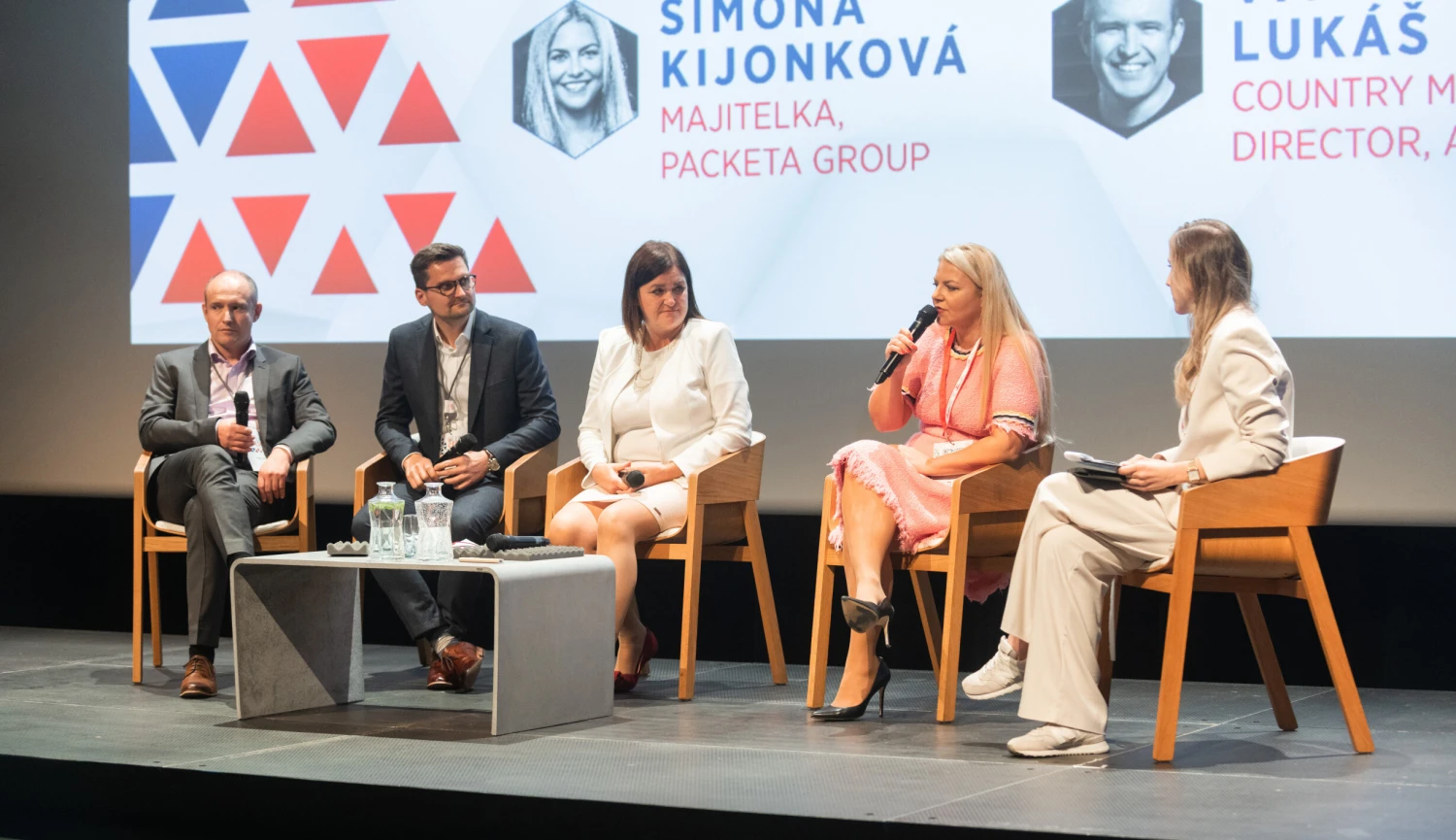 Nečekejme na stát, udržitelnost je konkurenční výhoda, řekla Kijonková na Lepším Česku