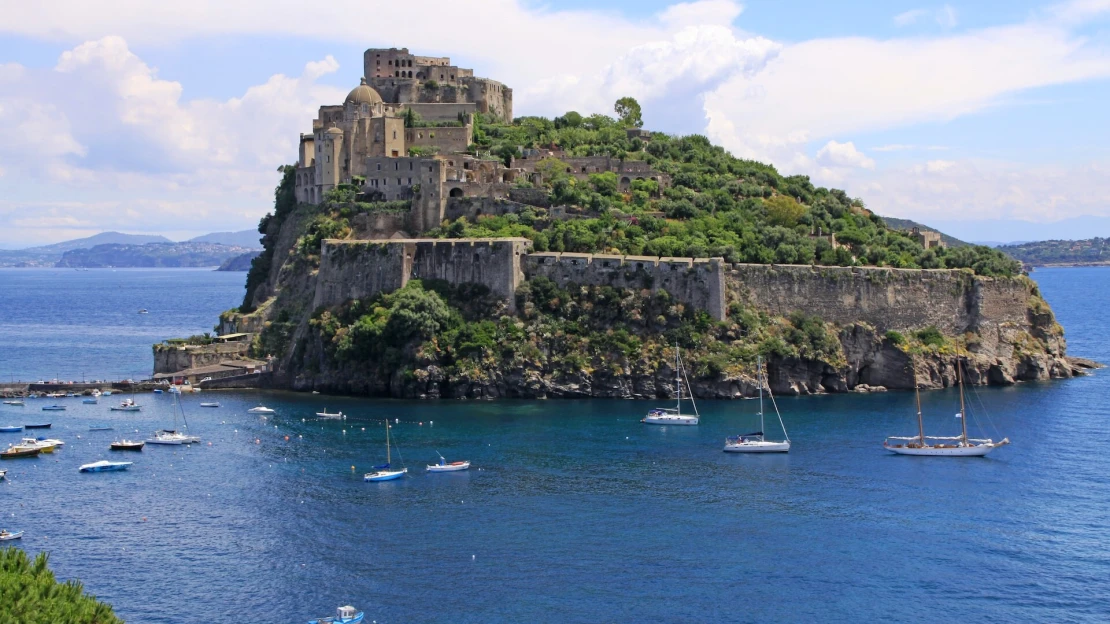 Guide to Ischia: Okouzlující ostrov, který se vzpírá trendům