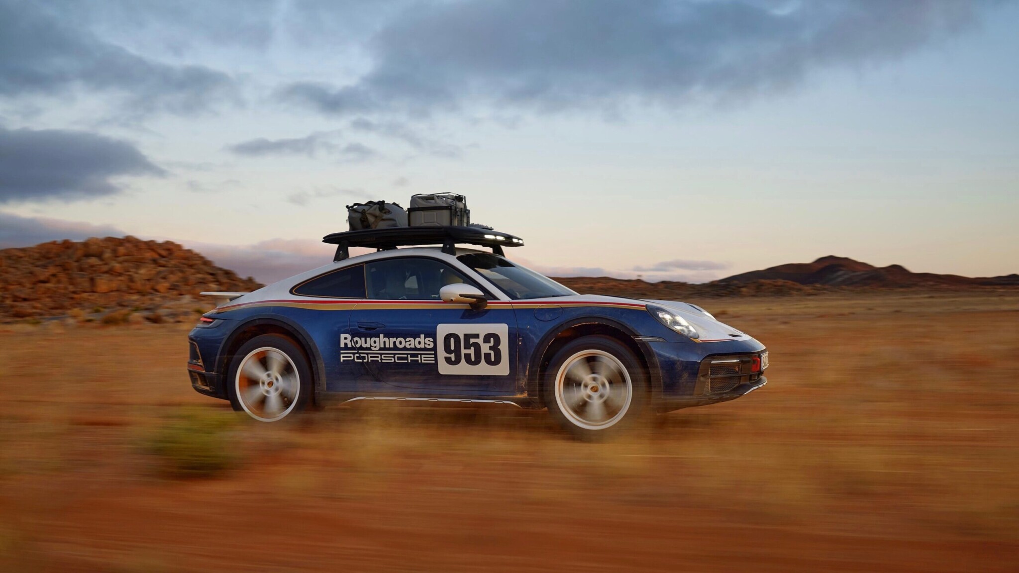 Porsche pro klienty z pouští i hor. Verze 911 Dakar vznikne jen dva a půl tisíce kusů