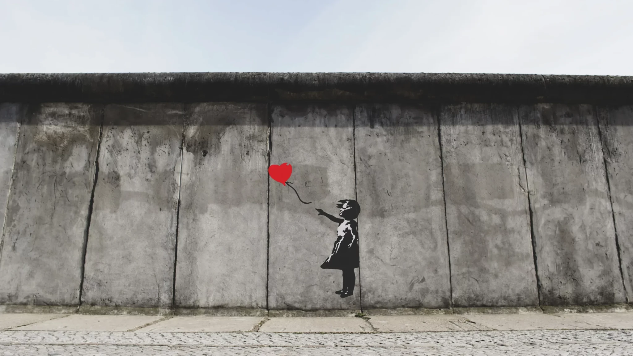 Banksy osočil značku Guess z krádeže svého díla. Sám ale čelí kritice kvůli kopírování