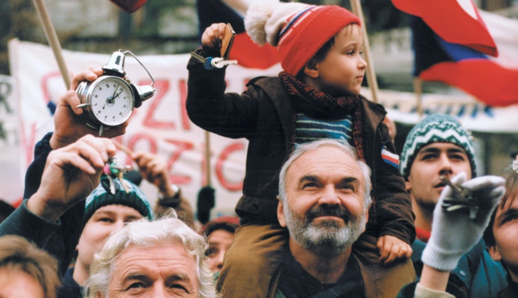 Kolja i&nbsp;estébáci. Připomeňte si sametovou revoluci skrze filmy