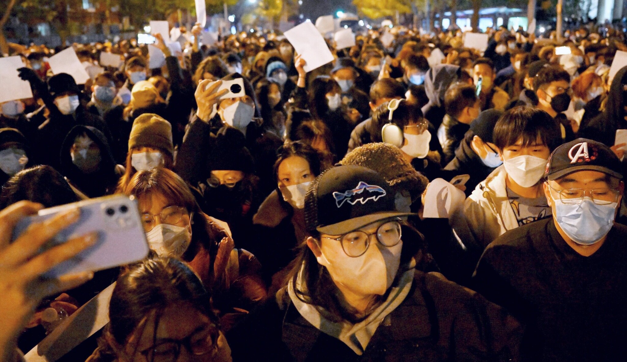 Protesty nejen na papíře. Čínští demonstranti začínají otřásat i tamní ekonomikou