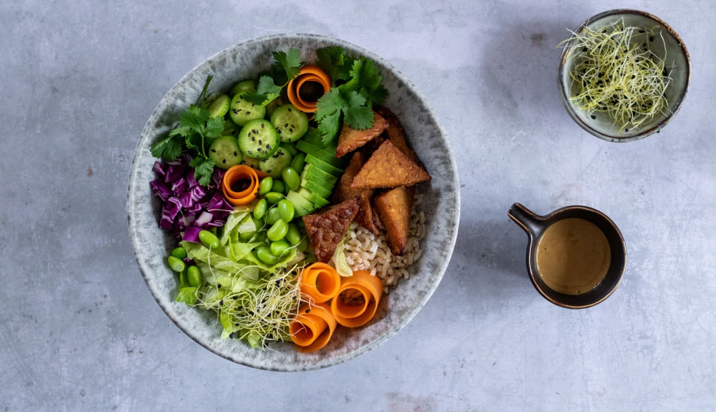 Když nestíháte &amp; potřebujete odlehčit jídelníček: Buddha bowl s pečeným tempehem