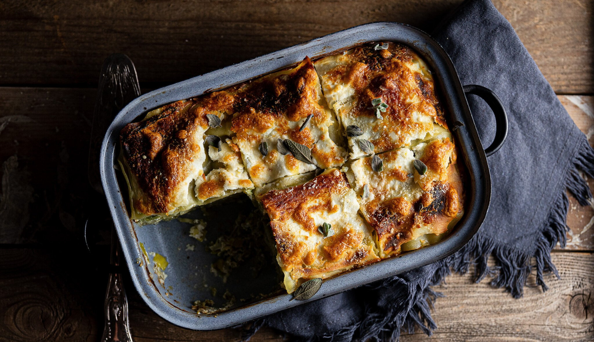 Delikátní pohoštění bez masa: zelené lasagne s bazalkovým pestem a porcí vitaminů