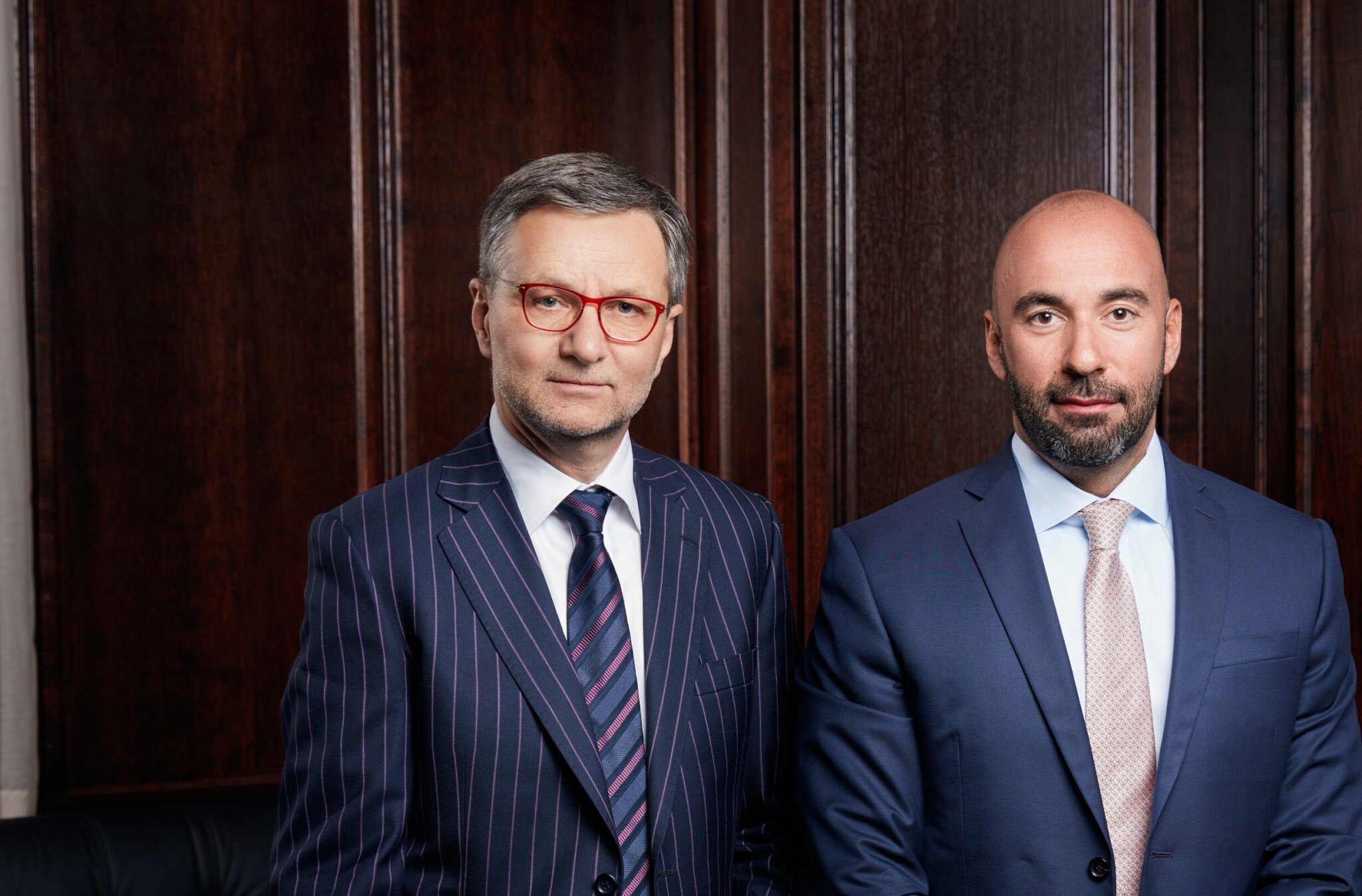 Právnická firma syna miliardáře Chrenka se spojí s prominentním obhájcem. Spolu chtějí dobýt advokátní trh