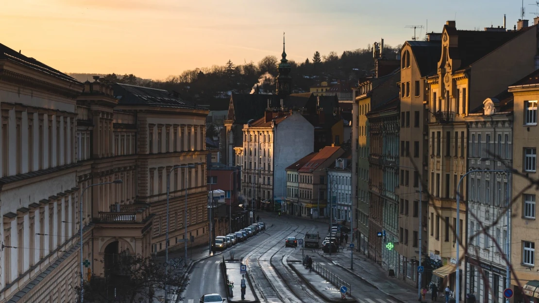 Levnější Brno. Ceny nemovitostí klesají, je čas kupovat?