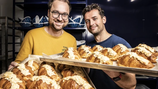 Kluci s&nbsp;tousťákem konečně v&nbsp;Praze. Na Klamovce otevřela William Thomas Bakery