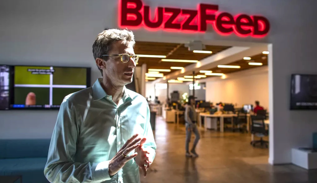 Pomalá, úmorná smrt BuzzFeedu. Proč internetový kolos ztratil 90 procent hodnoty?