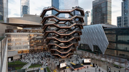 Včely, podzemní nádrže s&nbsp;dešťovkou a&nbsp;veřejná galerie. Newyorská čtvrť Hudson Yards je vzorem měst budoucnosti