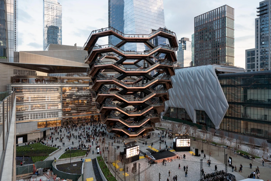 Včely, podzemní nádrže s&nbsp;dešťovkou a&nbsp;veřejná galerie. Newyorská čtvrť Hudson Yards je vzorem měst budoucnosti