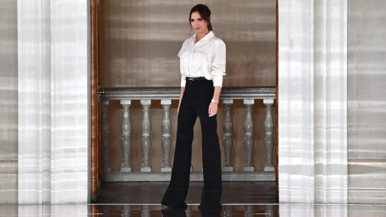 Malé černé? Spíš velké červené. Módní značka Victoria Beckham hlásí další ztráty