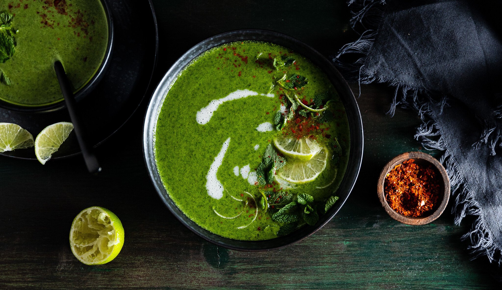 Brokolice s chutí Asie: vitaminy nabitá polévka se špenátem, bylinkami i kokosovým mlékem