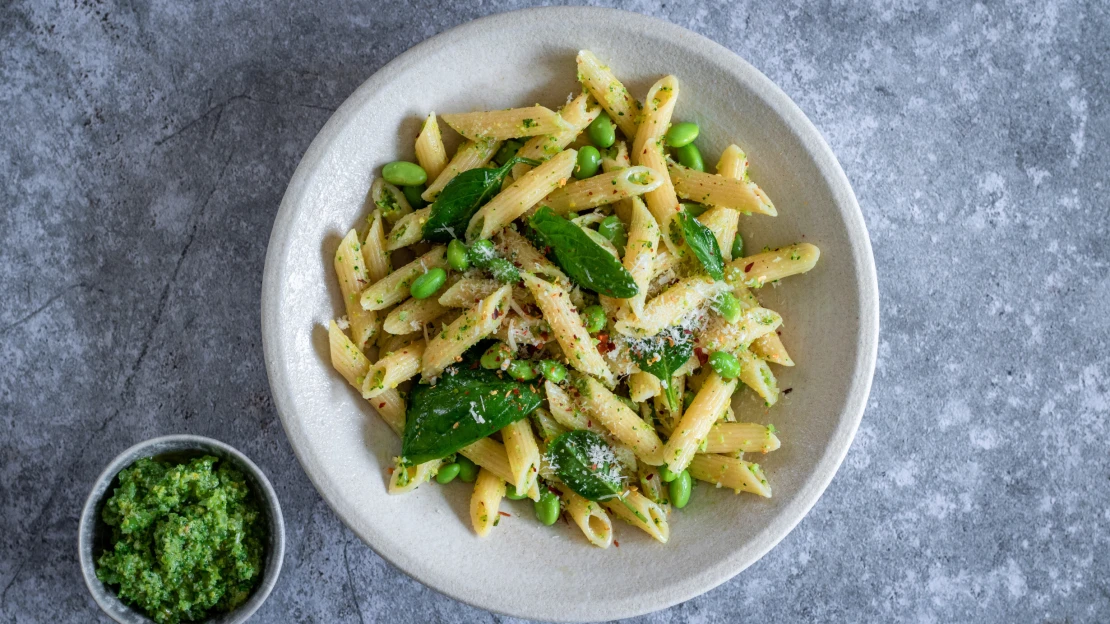 Pesto, do kterého schováte brokolici. Perfektní je na těstoviny, topinky i do dipů