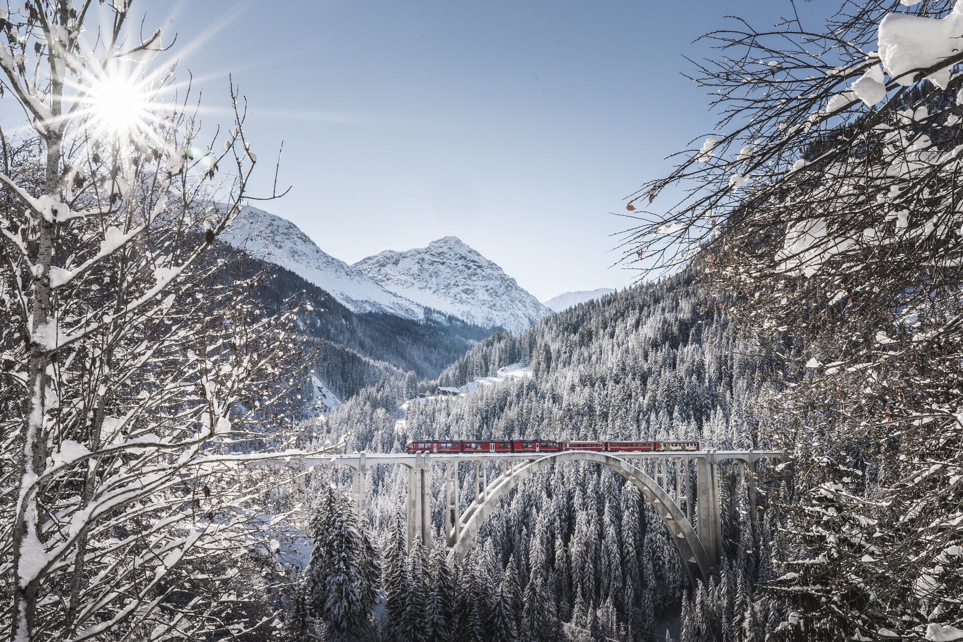 Krása pomalosti. Poznejte Švýcarsko z luxusního vlaku s nejkrásnějším výhledem