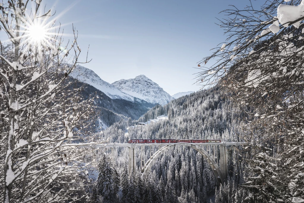 Krása pomalosti. Poznejte Švýcarsko z&nbsp;luxusního vlaku s&nbsp;nejkrásnějším výhledem