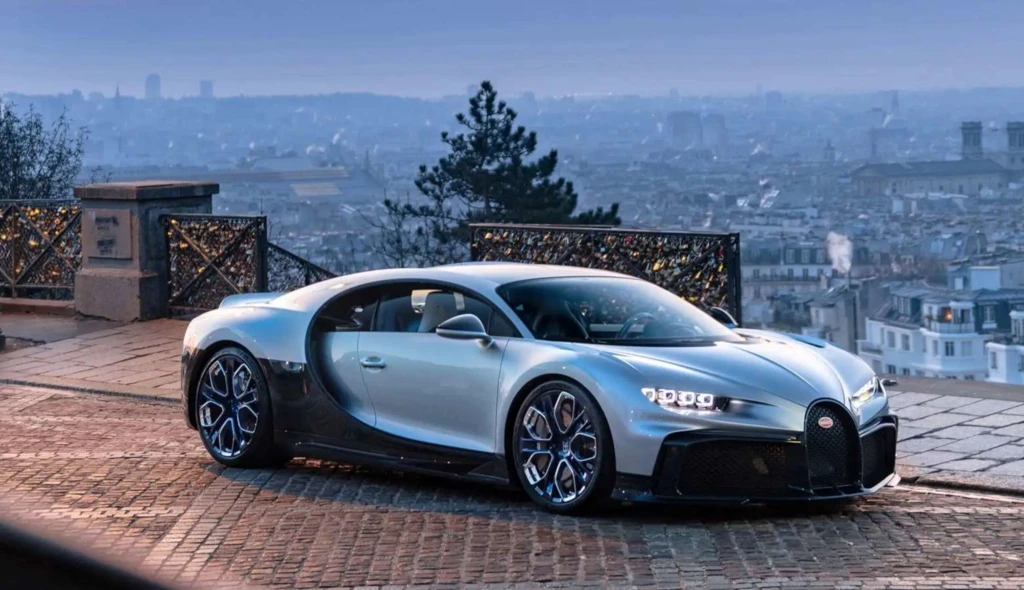 Rekordní loučení. Poslední Bugatti Chiron se prodalo za skoro čtvrt miliardy