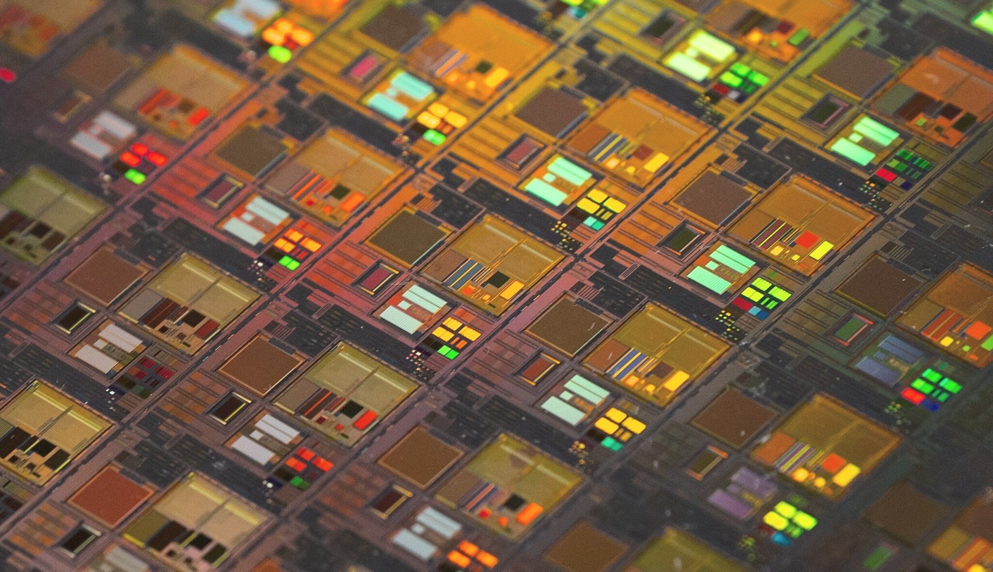 Intel postaví v Německu továrnu na čipy. Do projektu investuje přes 30 miliard eur