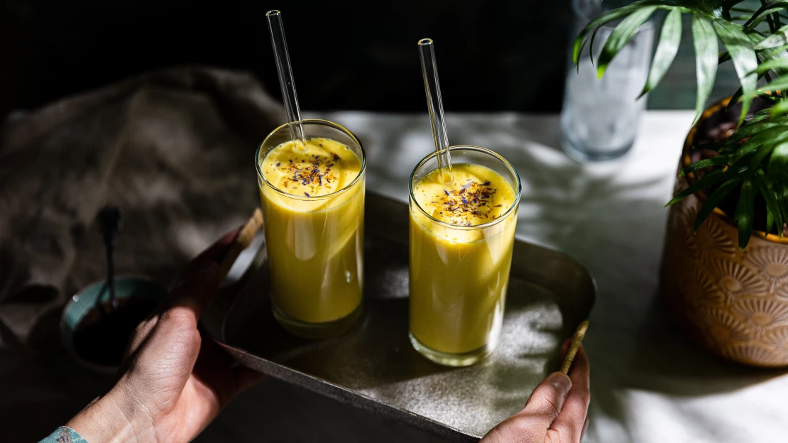 Lahodné mango lassi: probiotický nápoj ze tří ingrediencí