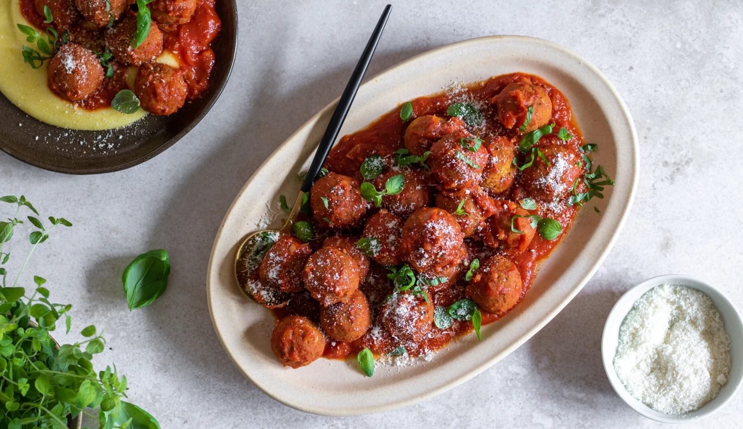 Ani trochu suché, ani trochu fádní. Veganské polpette s omáčkou marinara