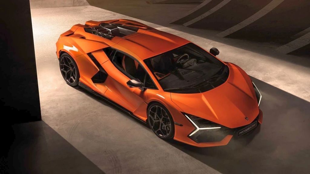 Pracovat méně a&nbsp;lépe. Lamborghini zavede dělníkům čtyřdenní pracovní týden