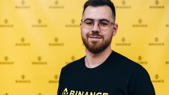 Zločin a&nbsp;špinavé peníze? Tradiční finanční systém je na tom řádově hůř, říká manažer tuzemské Binance