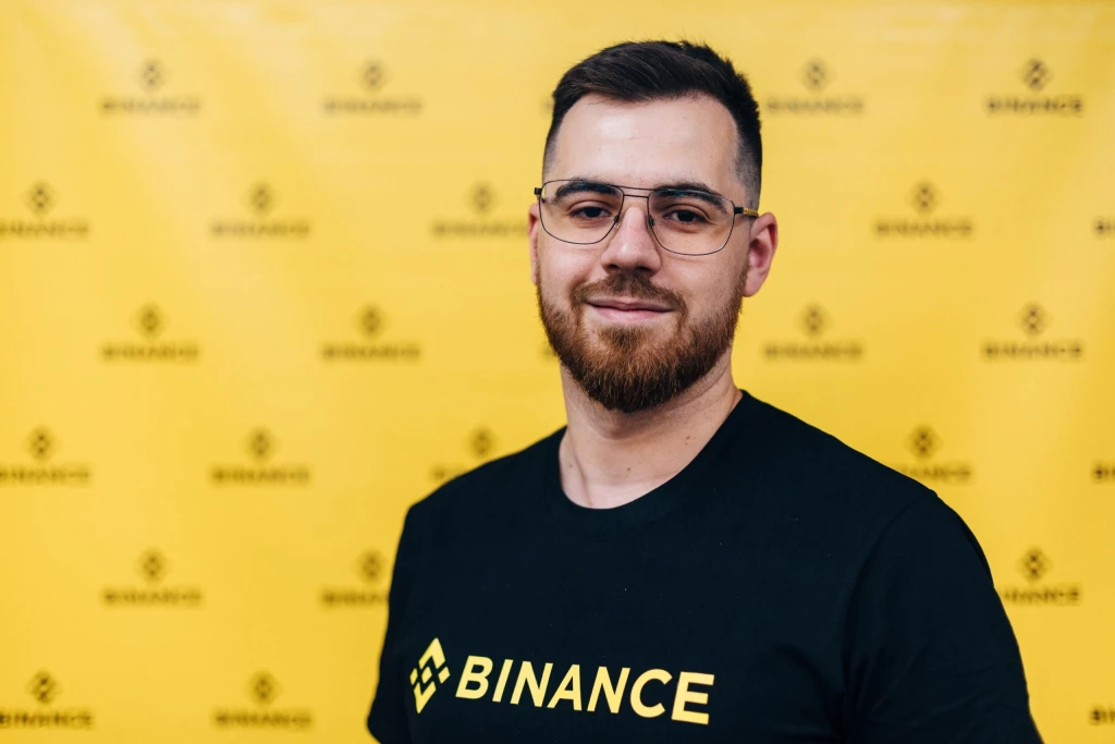 Zločin a&nbsp;špinavé peníze? Tradiční finanční systém je na tom řádově hůř, říká manažer tuzemské Binance