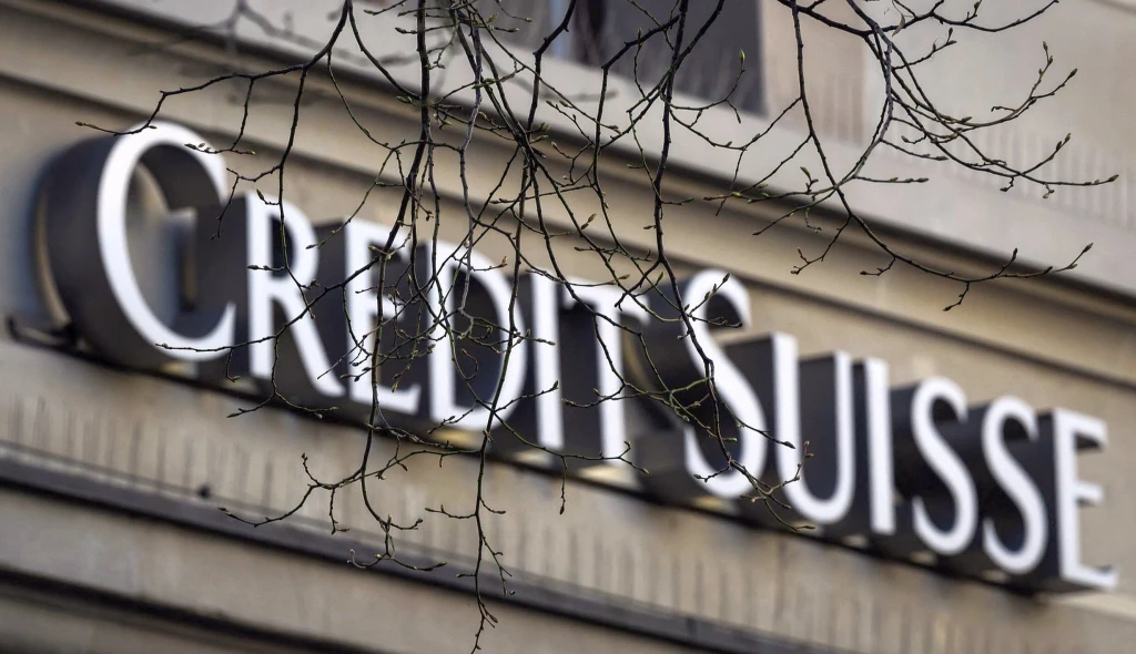 Trestný čin při&nbsp;převzetí Credit Suisse bankou UBS? Švýcarská prokuratura zahájila vyšetřování