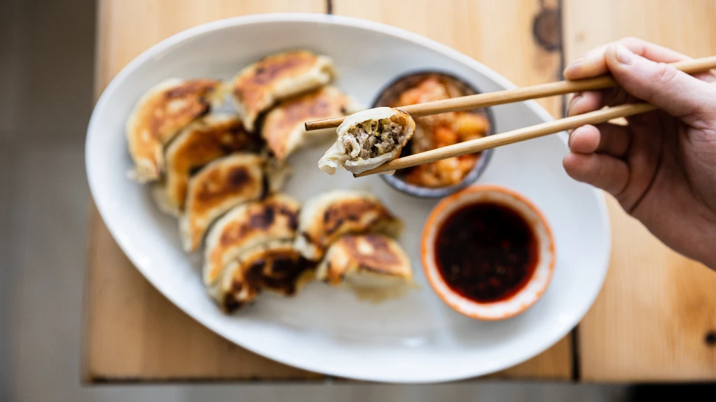 Naučte se knedlíčky gyoza jako mistr. Japonský recept z&nbsp;libeňského bistra