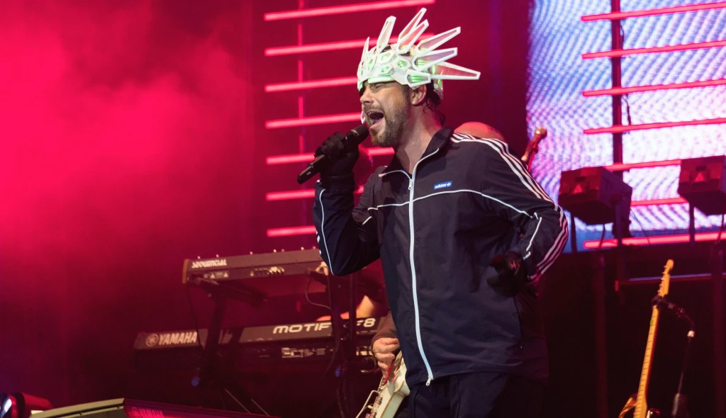 Billie Eilish nebo Jamiroquai. Festivalová sezona slibuje zářivá jména