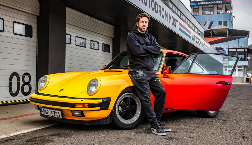 Porsche 911 mi připomíná sochu. Oktávku bych nenastříkal, říká výtvarník Jan Kaláb