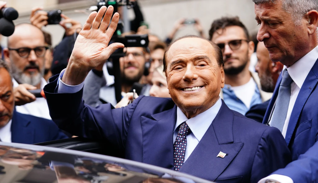 Takhle šel život se Silviem Berlusconim. Kde kontroverzní miliardář k&nbsp;penězům přišel?