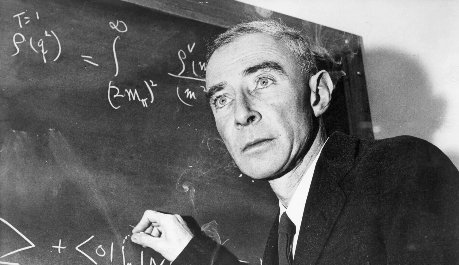Otec atomové bomby i aktivista. Kdo byl Robert Oppenheimer?