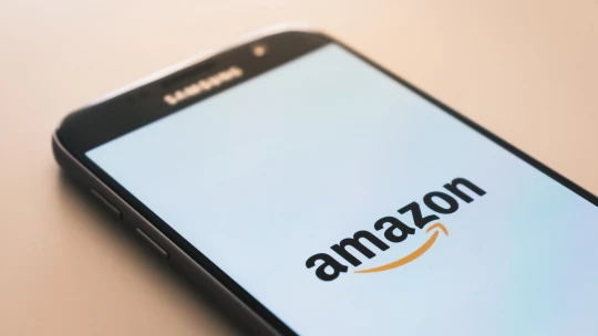 Nejsme velmi velká internetová platforma, brání se Amazon pravidlům