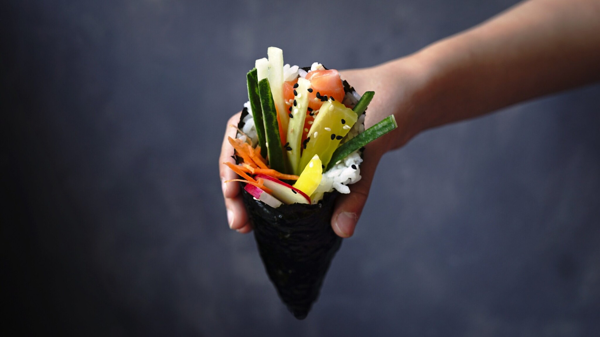 Sushi pro nešikovné. Temaki kornoutky zvládnete i bez  hůlek a extra zručnosti