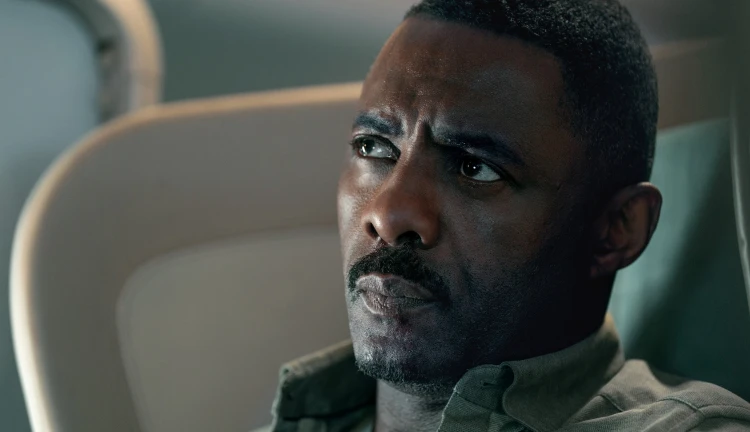 Idris Elba v seriálu Únos letadla