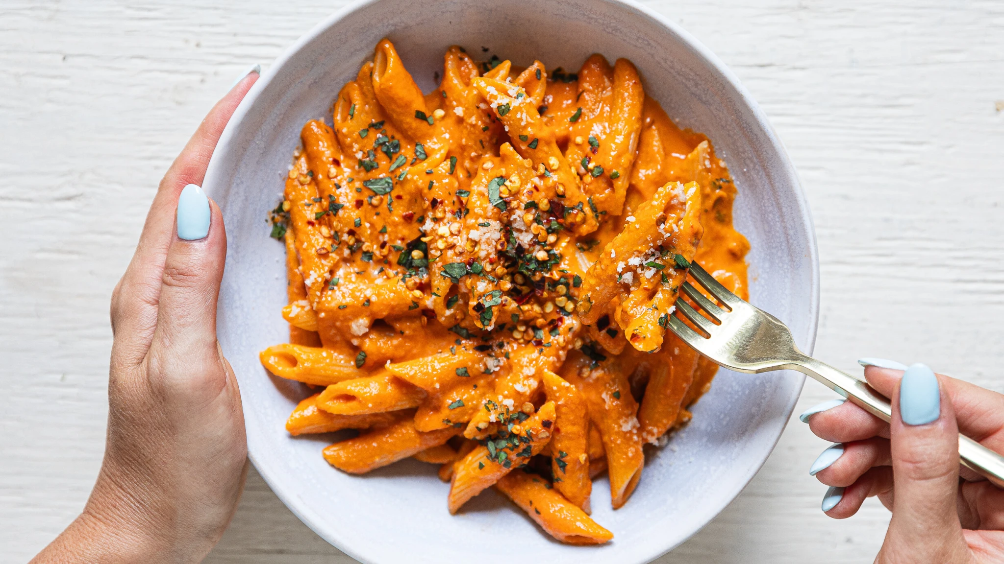 Panák tvrdého k obědu? Jedině v ikonických penne alla vodka — Forbes