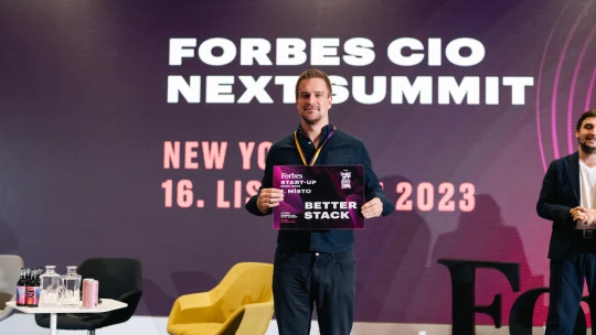 Startupem roku 2023 je Better Stack. Zavolá, když vám spadne web