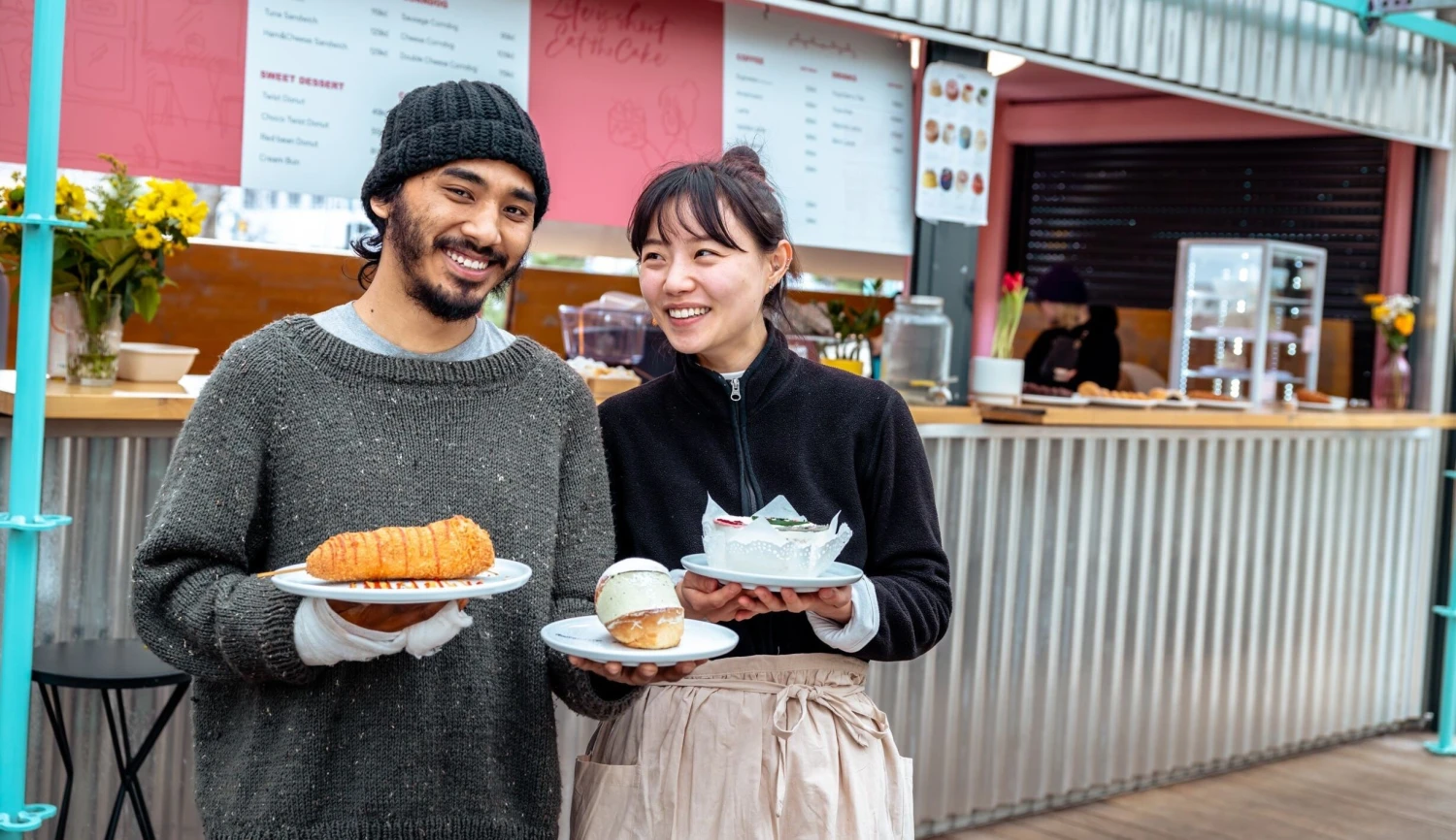 Omg, corndog! Jak láska dvou lidí naučila Prahu milovat korejské pečení