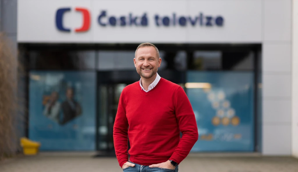 Právník z&nbsp;Brna, novinář i&nbsp;moderátor. Kdo je nový generální ředitel České televize? 