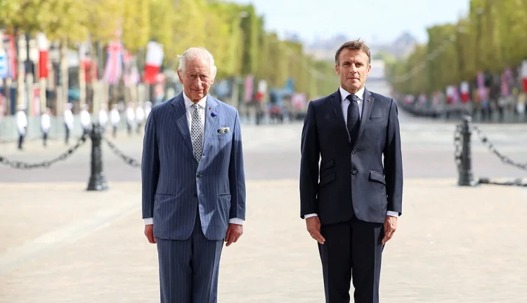 Král Karel III. s francouzským prezidentem Emmanuelem Macronem