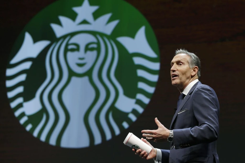 Howard Schultz odstoupí ze správní rady Starbucks. Vymění jej Zhang