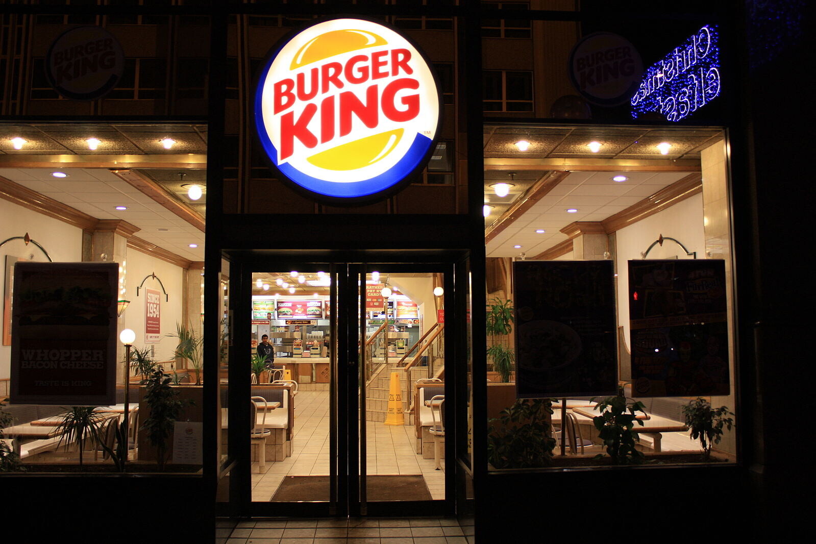 Plané sliby Burger Kingu. Řetězec nadále podniká v Rusku