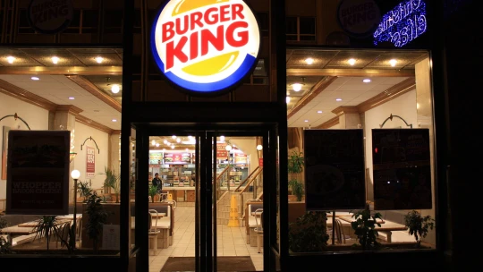 Plané sliby Burger Kingu. Řetězec nadále podniká v&nbsp;Rusku