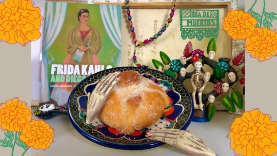 Pan de muerto a&nbsp;ofrenda. Co jíst a&nbsp;jak se chovat na mexický Den mrtvých