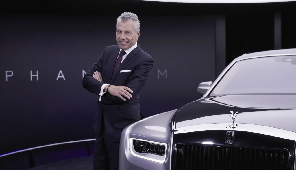 Muž, který proměnil Rolls-Royce. Co radí končící šéf luxusní automobilky?