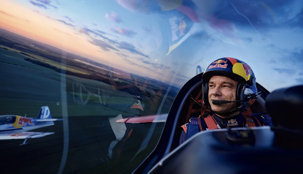 Akrobat štěstěny. Jak se Jan Rudzinskyj dostal mezi nejlepší akrobatické piloty světa