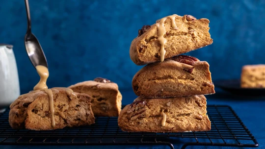 Pekanové scones. Pro gurmány, co neradi pečou, ale rádi si dopřejí